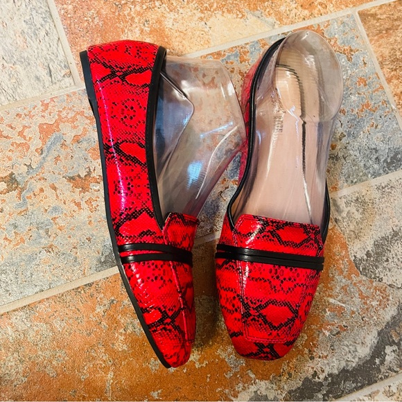 🐦‍🔥NWOB Frisky Kalita Rose Snake Print Red/Black Loafers/Flats! - Picture 6 of 15
